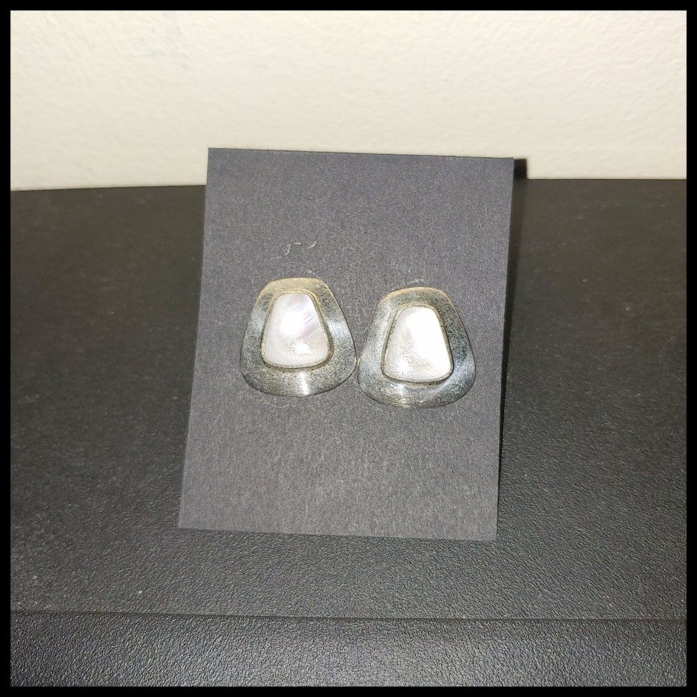 Vintage 925 Sterling Silver and Mother of Pearl Earrings